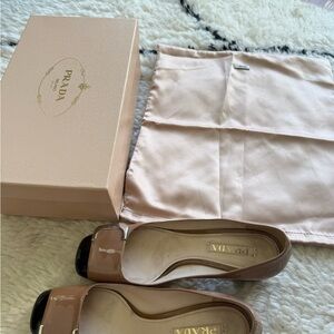 Prada Women's Beige and Black Pumps